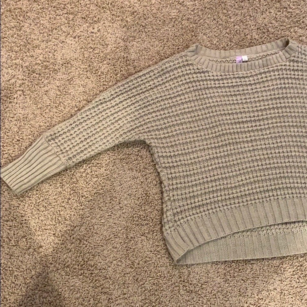 Tan sweater - Picture 2 of 5
